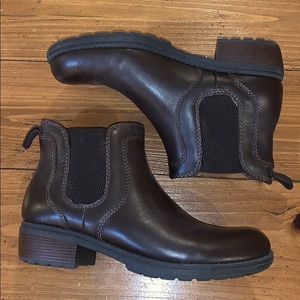 Brown Chelsea boot size 9 great condition
